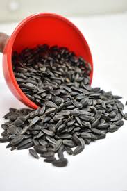 Sunflower Seeds Black Suraj Mukhi / Surajmukhi Beej - 1KG alionlinestore.pk